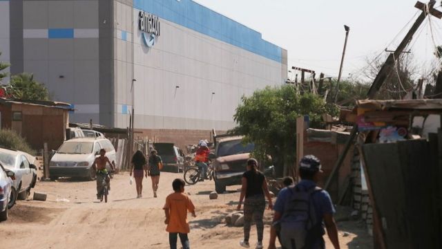 亚马逊在墨西哥贫民窟的全新仓库为何引发争议？